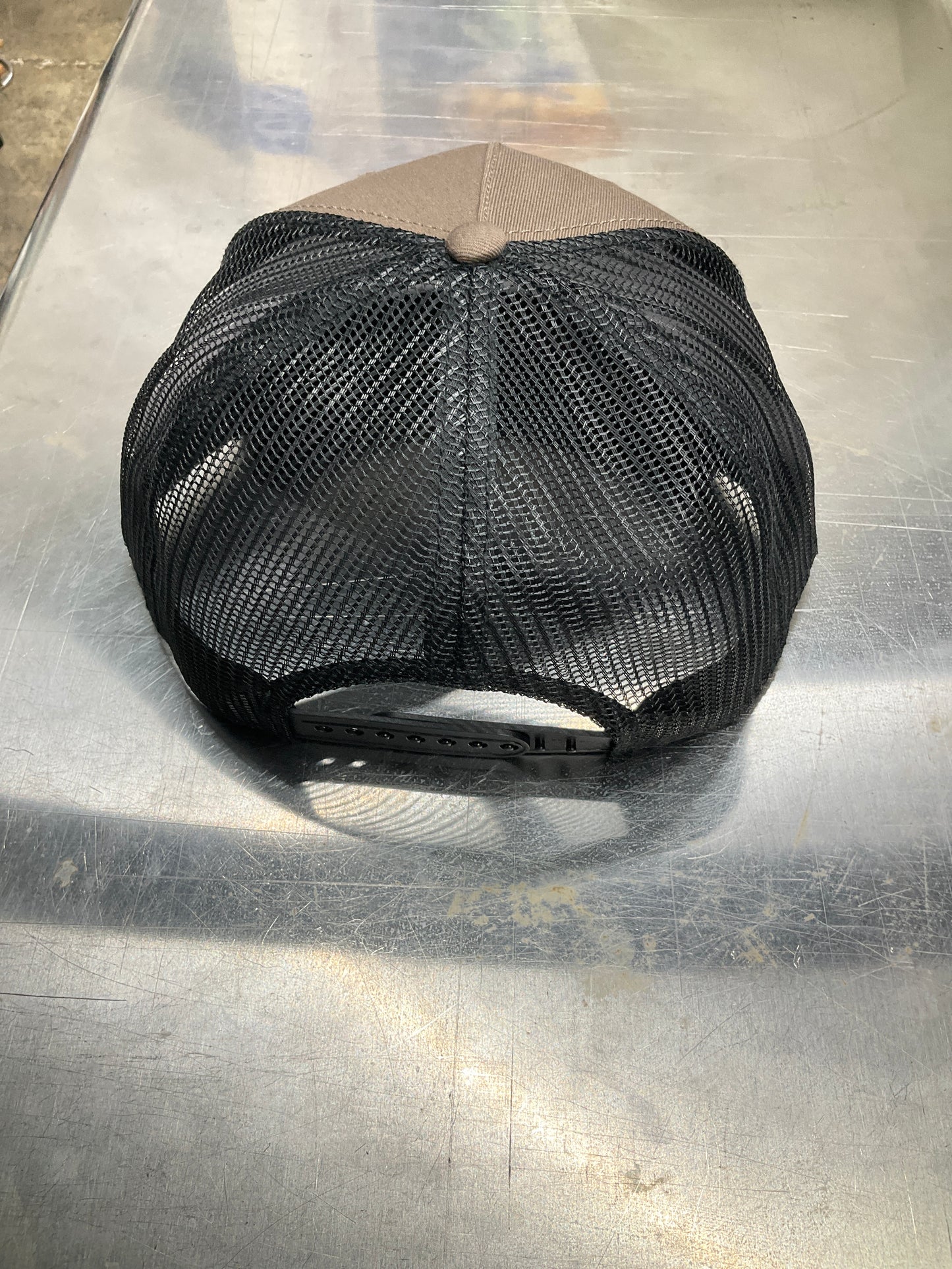 STOCK CONTRAST TRUCKER