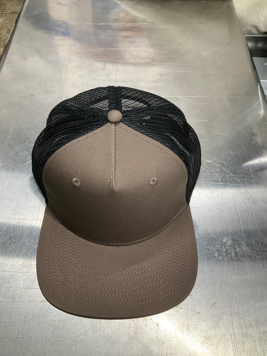 STOCK CONTRAST TRUCKER