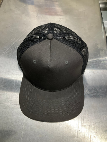 STOCK CONTRAST TRUCKER